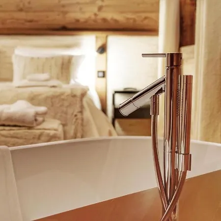 Luxury Chalet With Indoor Pool And Sauna- If You Want To Book, Please Contact On Wh-ats-app - 0034-635-518-057 !!!! Villa Megeve